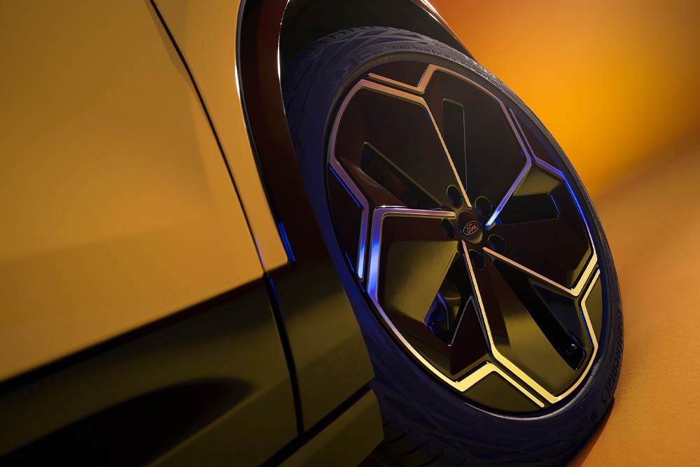Close-up of the electric Ford Capri® alloy wheels.