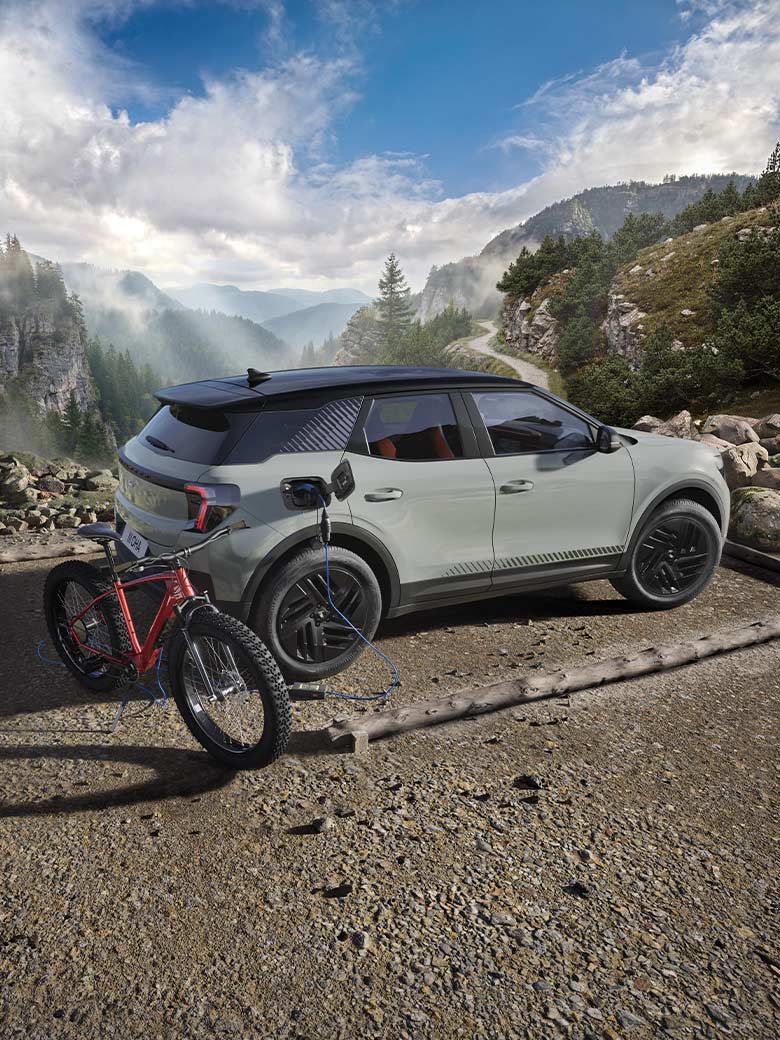 Ford Explorer Collection premium interior and driver comfort