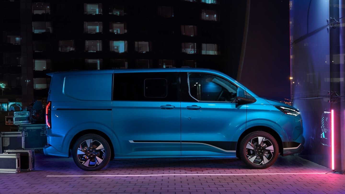 Ford transit 2024 custom phev price