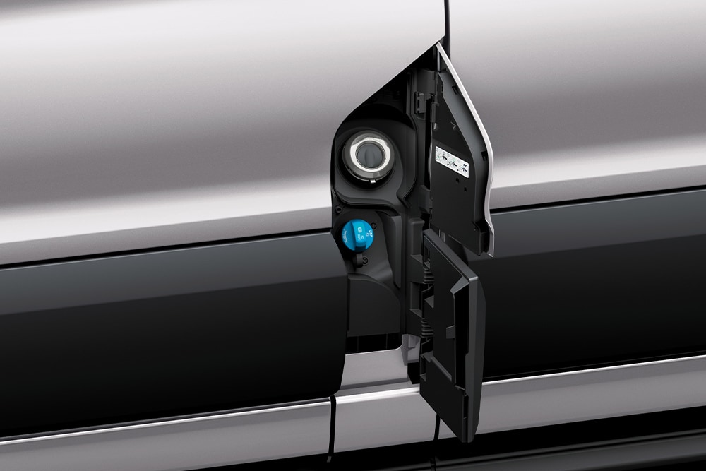  Ford Transit Kombi Easy Fuel capless fuel-filler system.